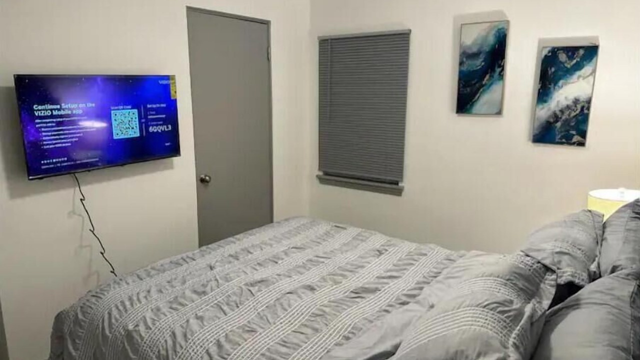 Photo of Bedroom in Overland