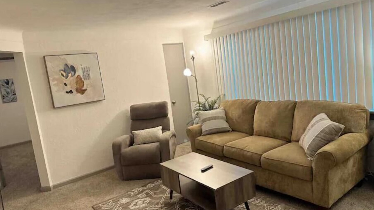 Photo of Livingroom in Overland