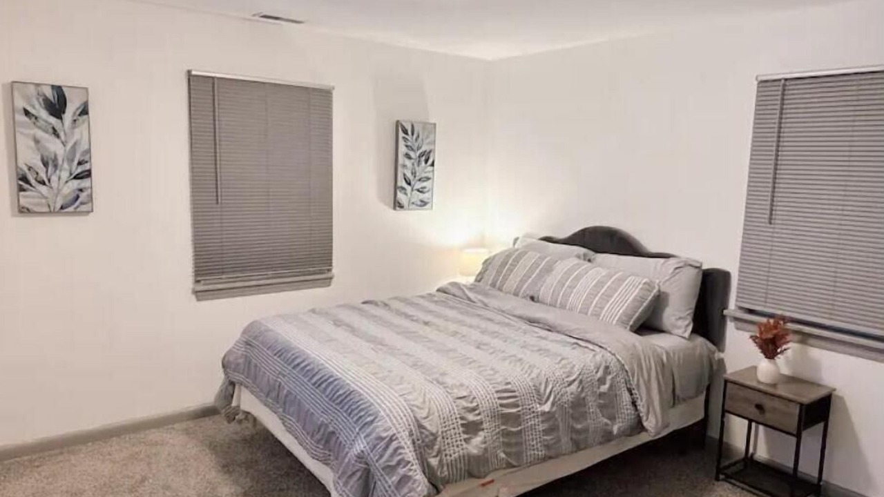 Photo of Bedroom in Overland