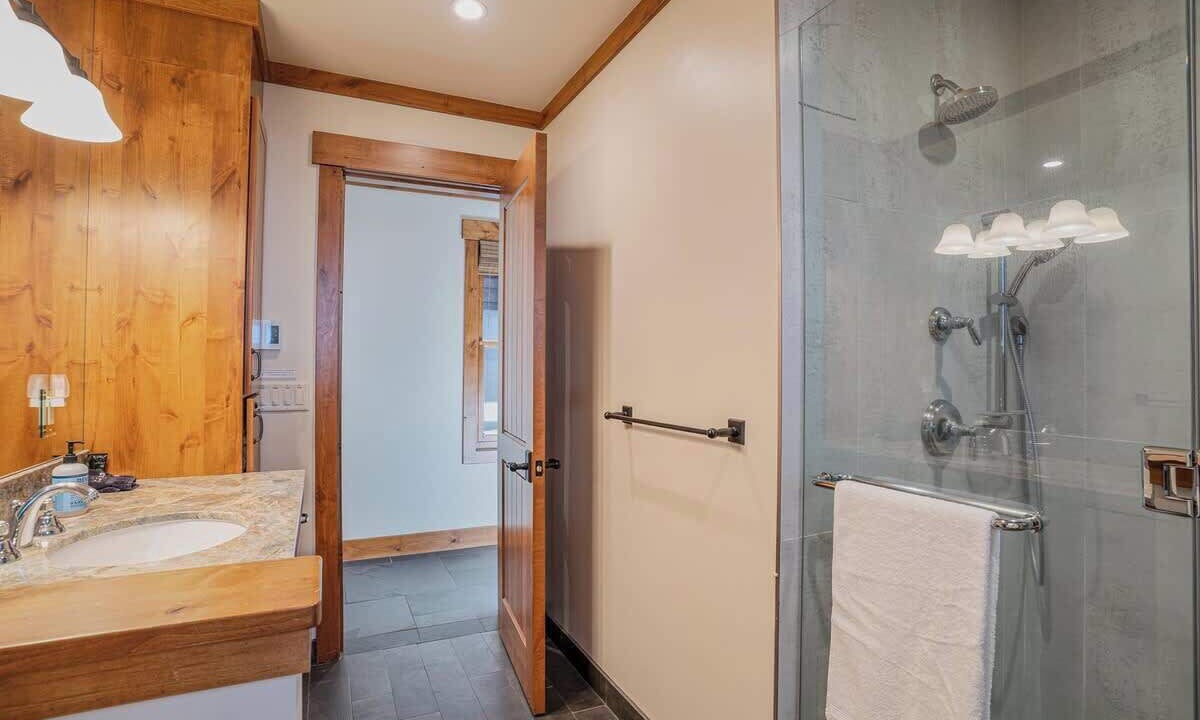 Photo of Bathroom in Lake Forest