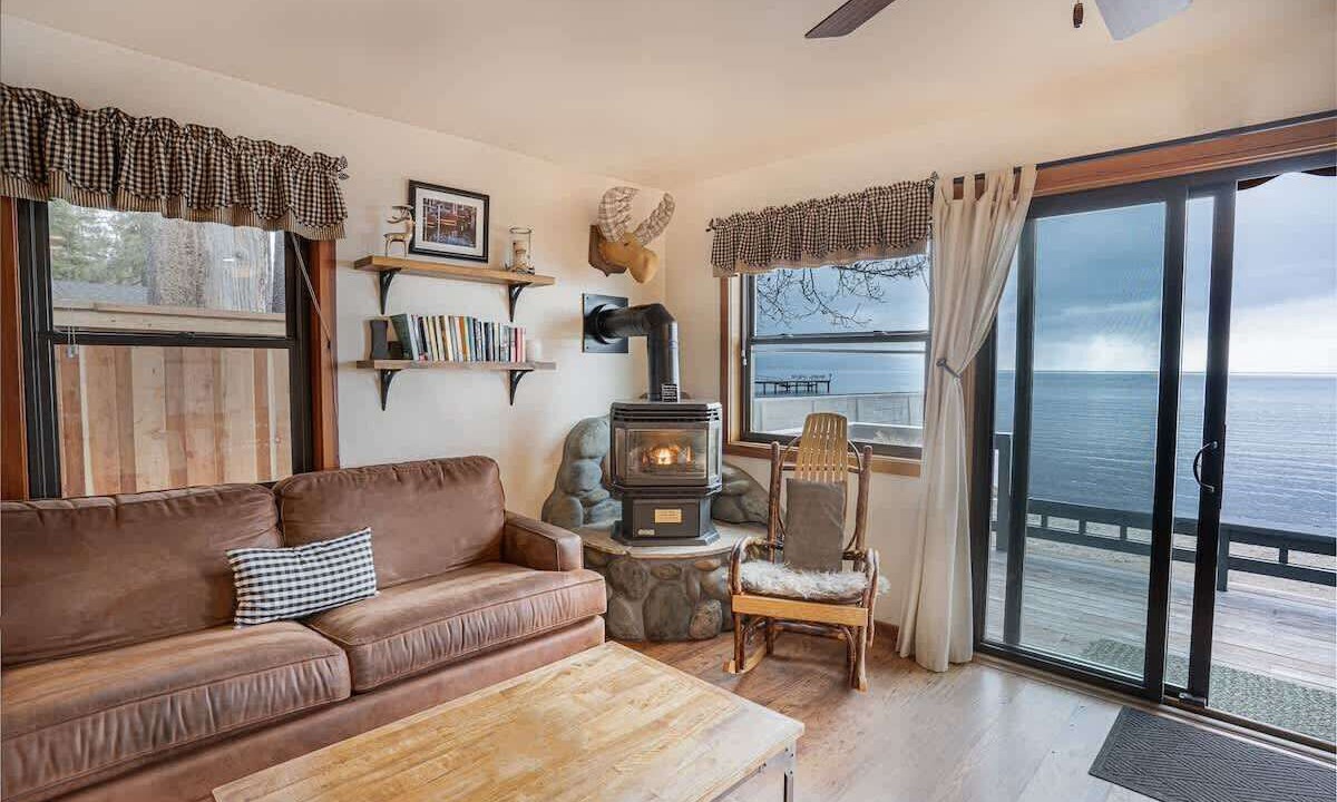 Photo of Livingroom in Tahoe Vista