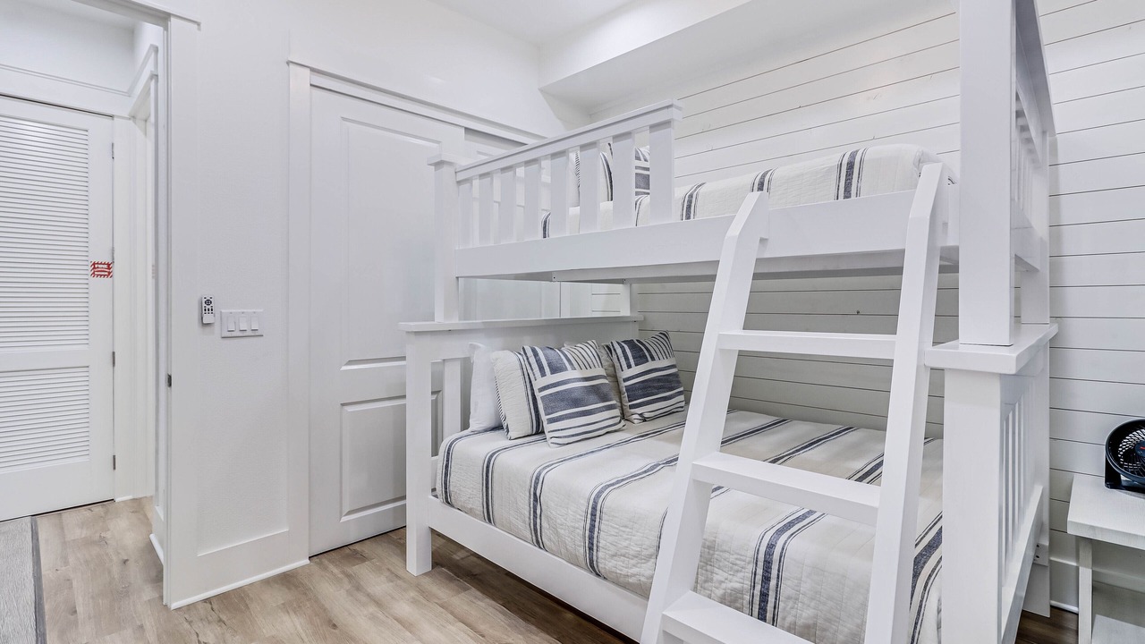 Photo of Bedroom in Cinnamon Shore