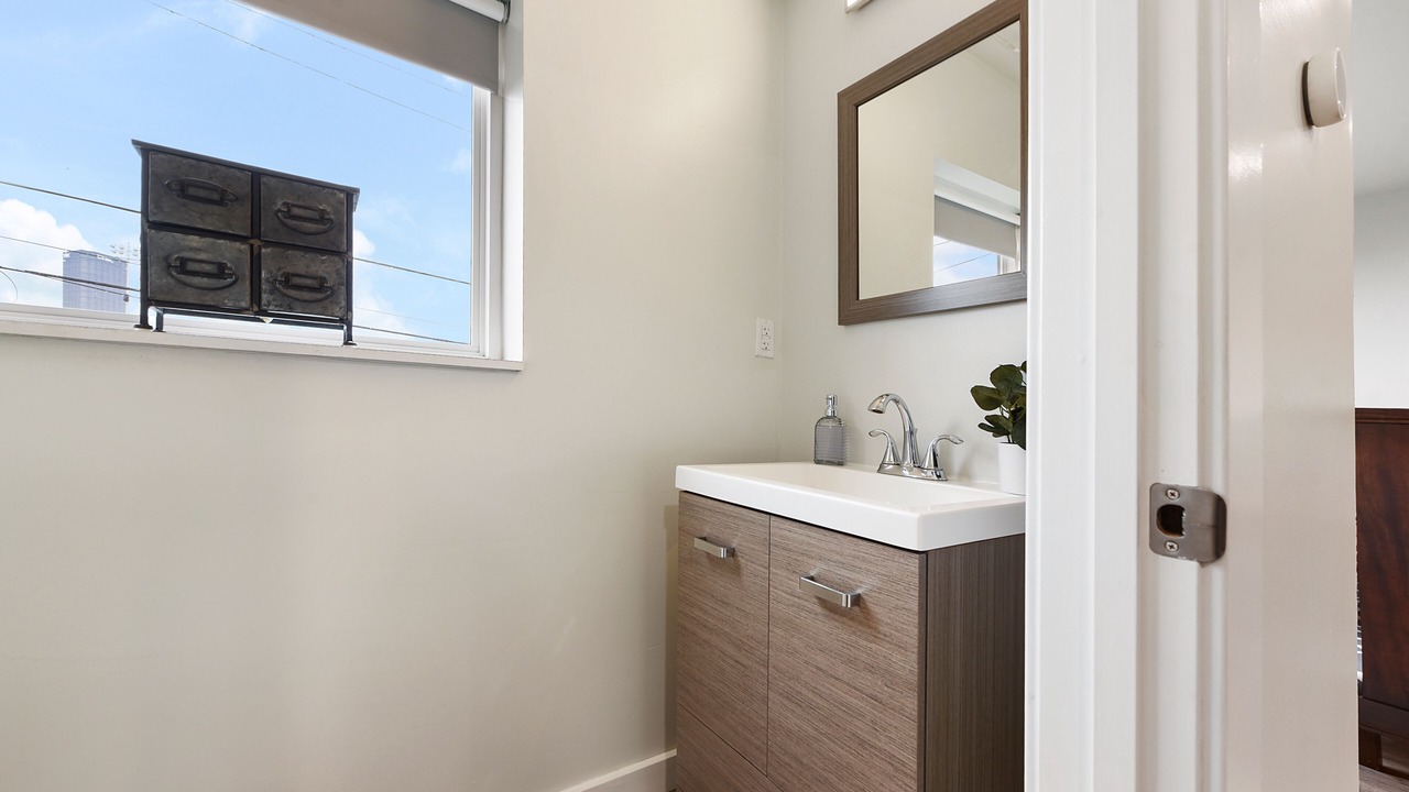 Photo of Bathroom in South Side Flats