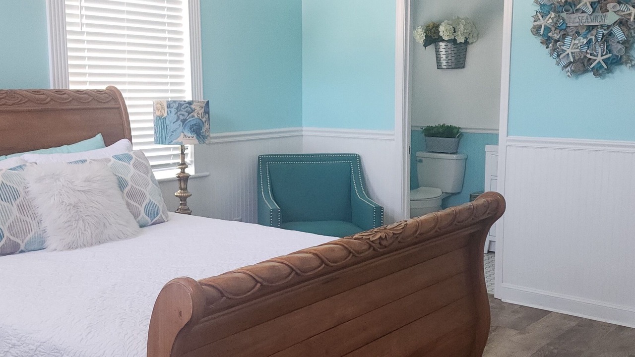 Photo of Bedroom in Alton