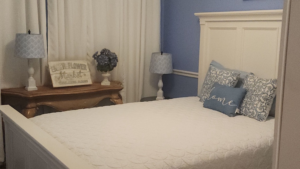 Photo of Bedroom in Alton