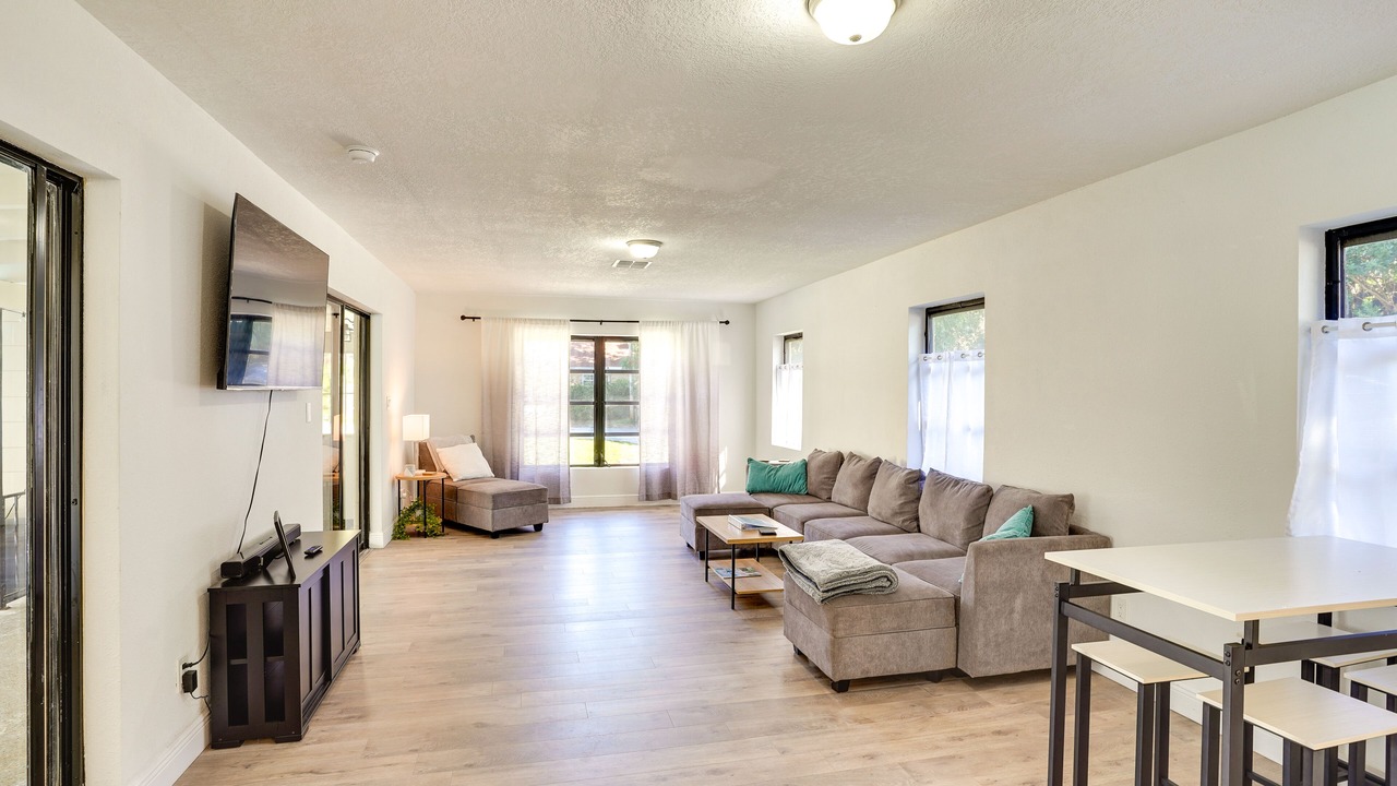 Photo of Livingroom in Cypress Gardens