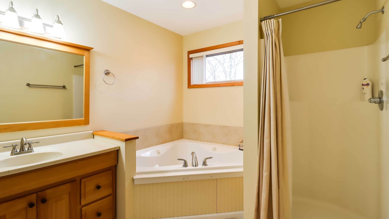 Photo of Bathroom in Pocono Lake