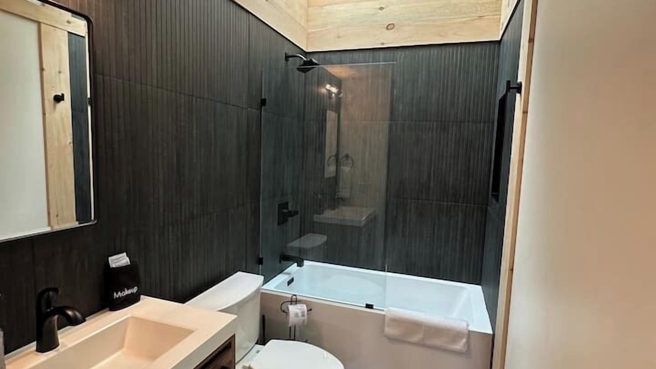 Photo of Bathroom in Burdett