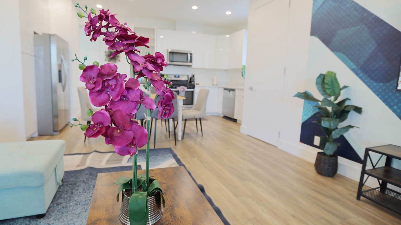 Photo of Livingroom in Harbor Gateway South