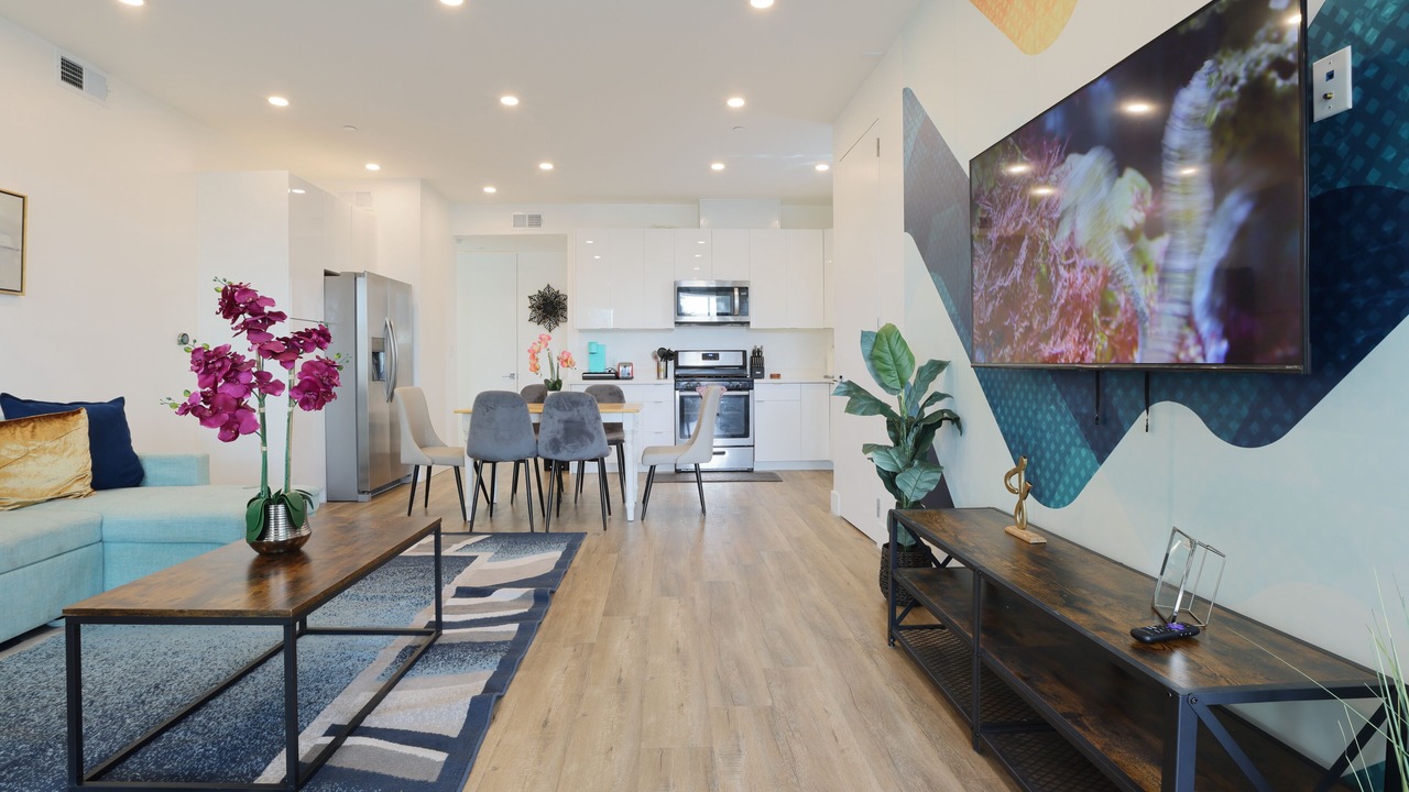 Photo of Livingroom in Harbor Gateway South