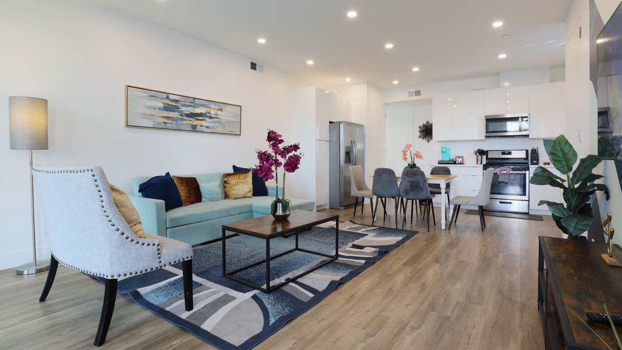 Photo of Livingroom in Harbor Gateway South