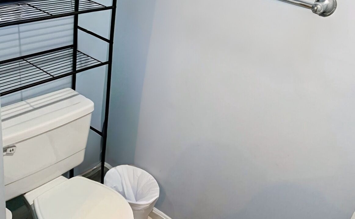 Photo of Bathroom in Hybla Valley