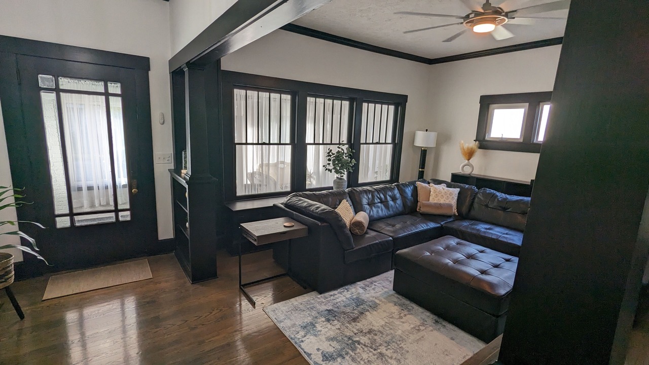 Photo of Livingroom in New Albany