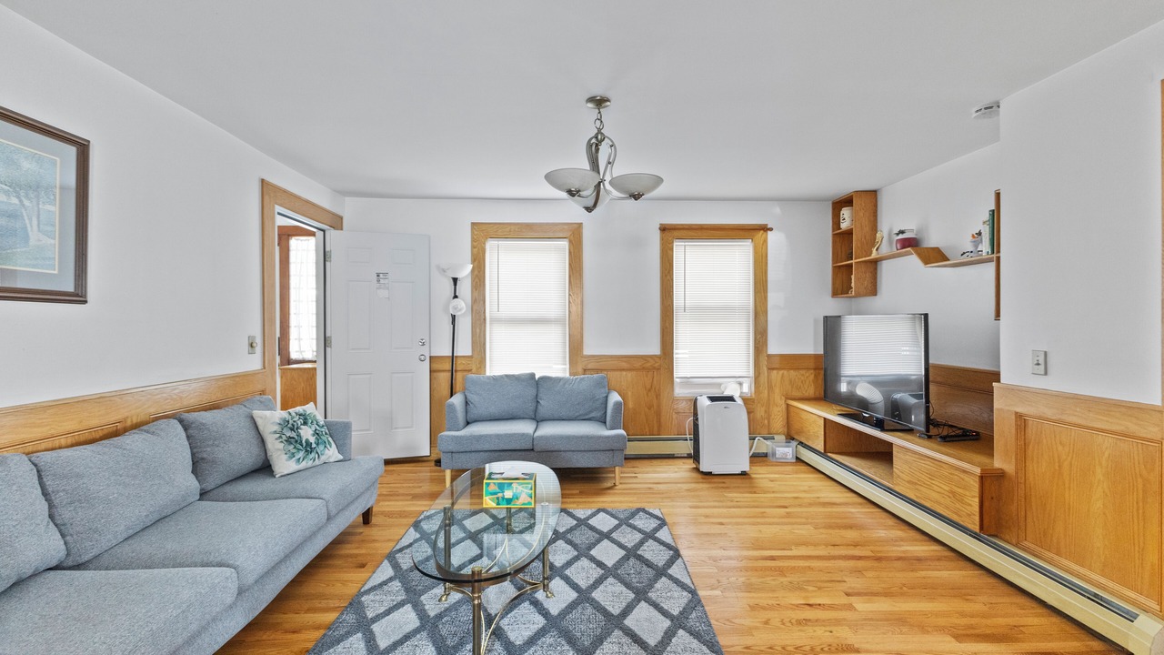 Photo of Livingroom in Malden
