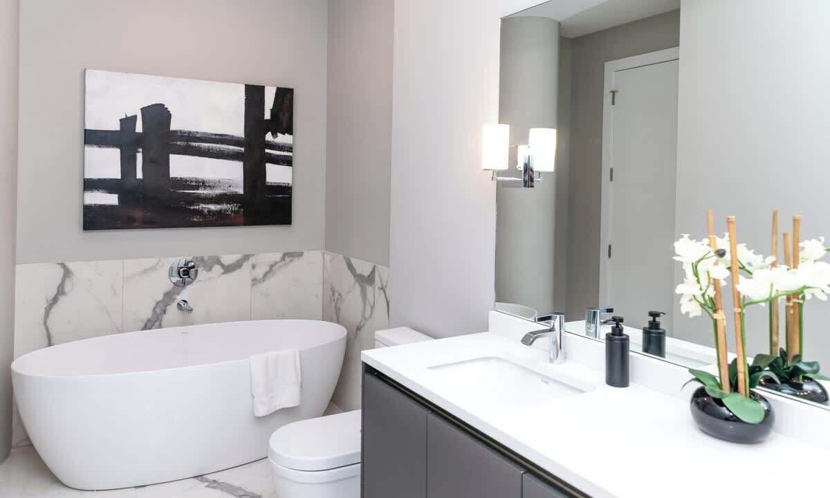 Photo of Bathroom in Near North Side