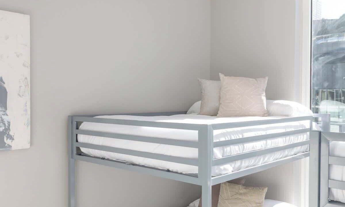 Photo of Bedroom in Near North Side