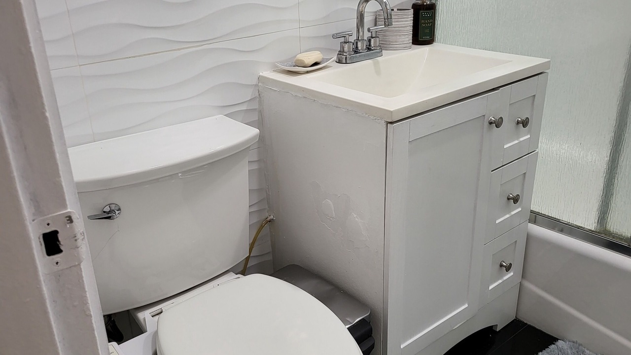 Photo of Bathroom in Astoria Heights