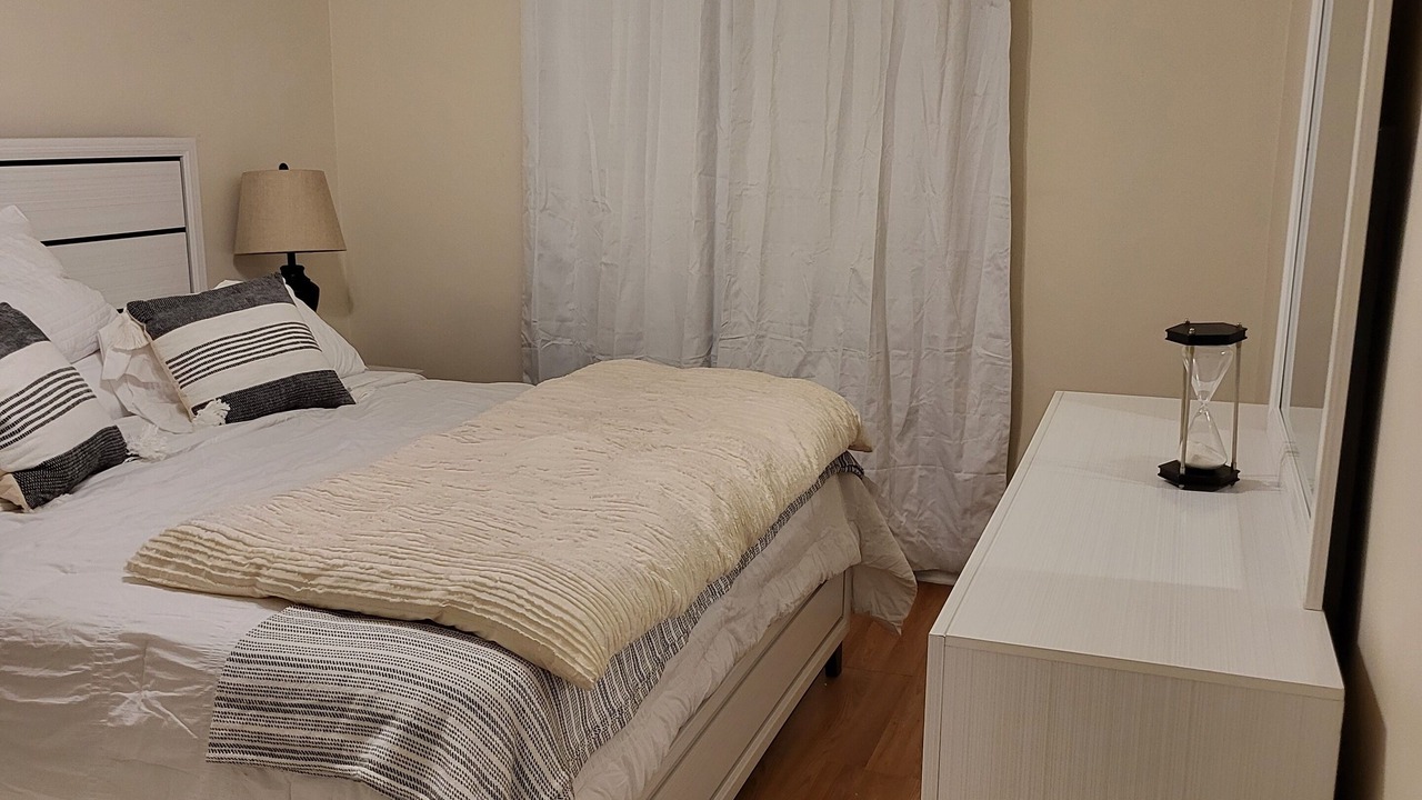 Photo of Bedroom in Astoria Heights