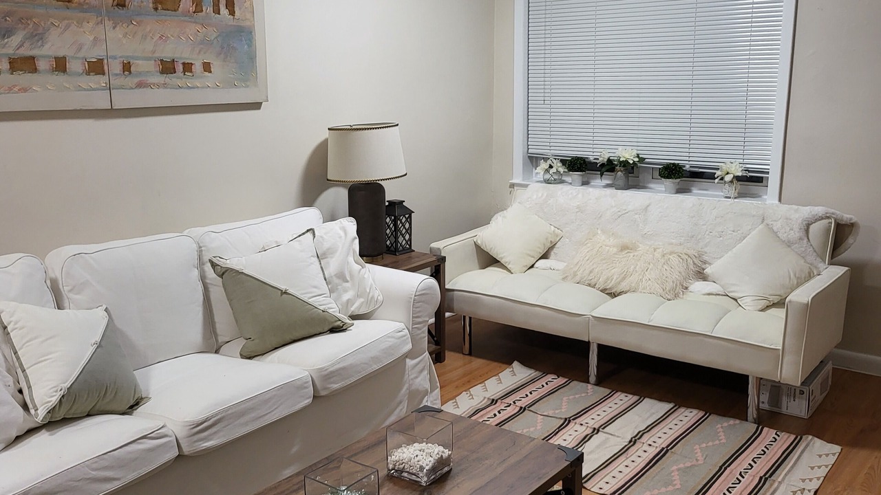 Photo of Livingroom in Astoria Heights