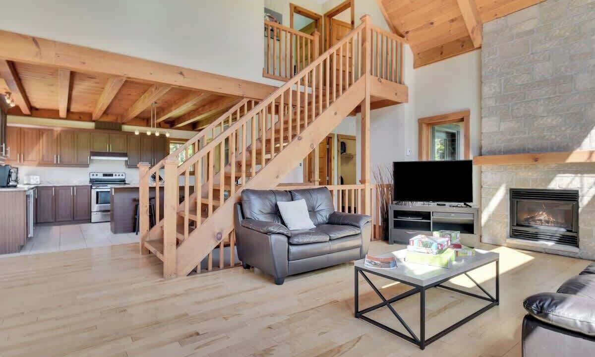 Photo of Livingroom in Petite-Riviere-Saint-Francois