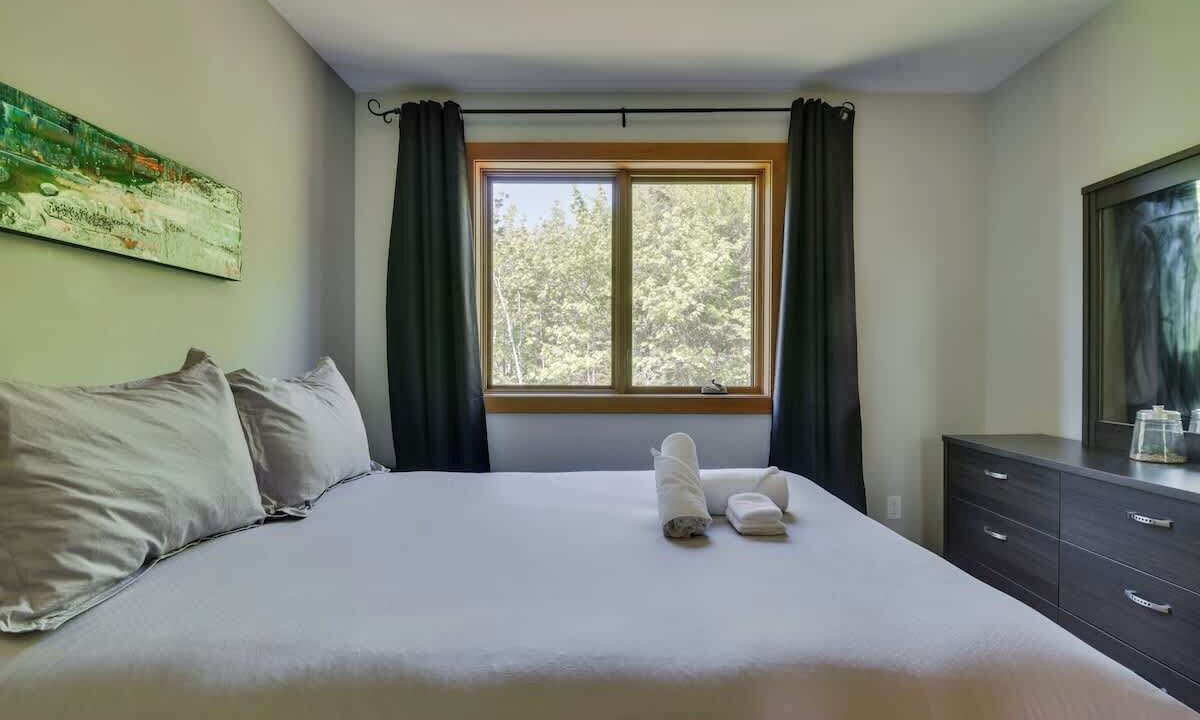 Photo of Bedroom in Petite-Riviere-Saint-Francois
