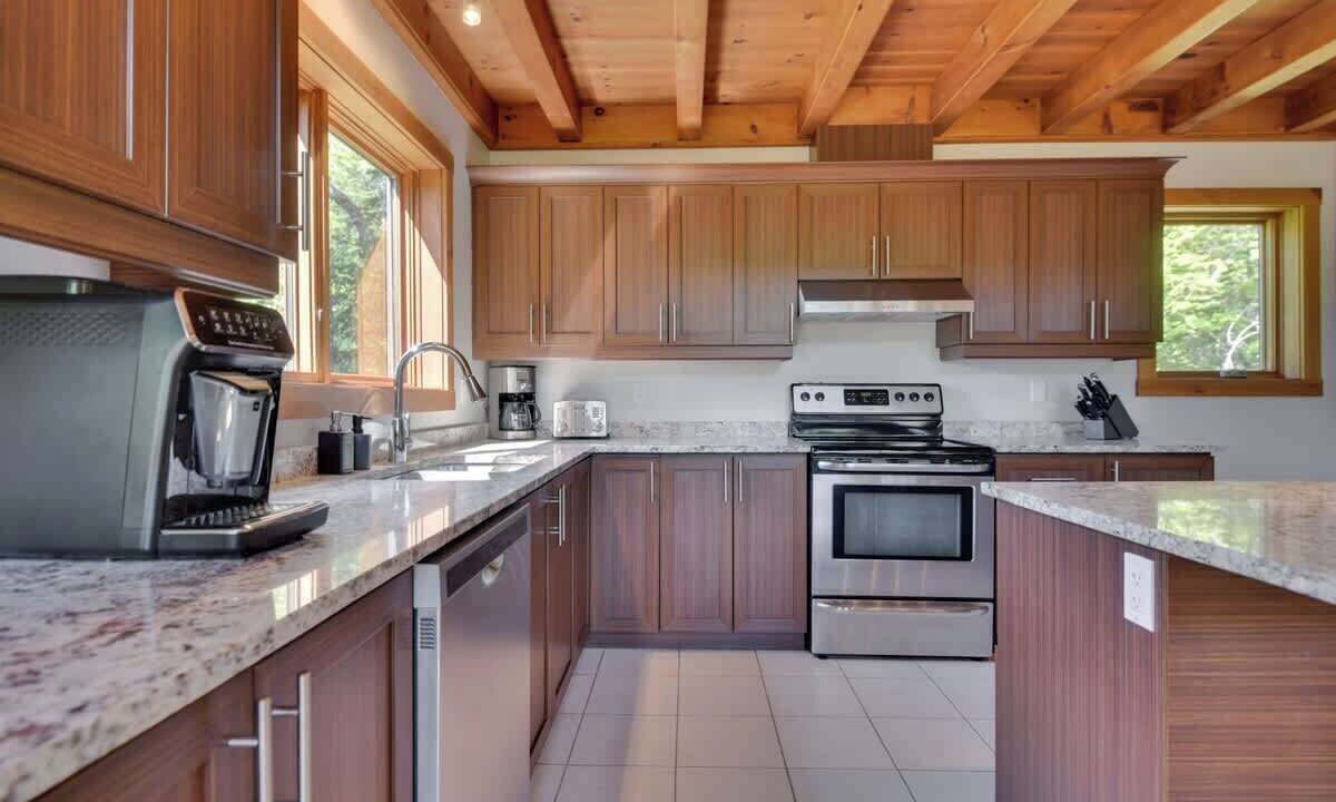 Photo of Kitchen in Petite-Riviere-Saint-Francois
