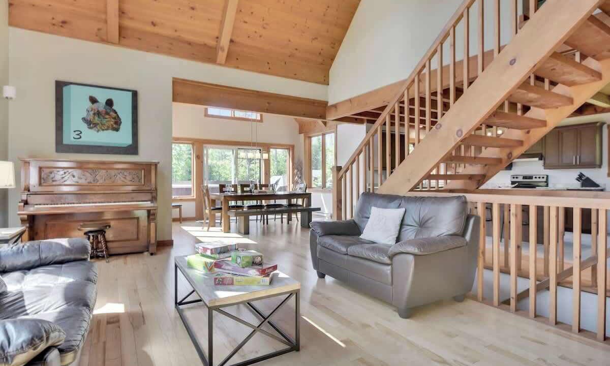 Photo of Livingroom in Petite-Riviere-Saint-Francois