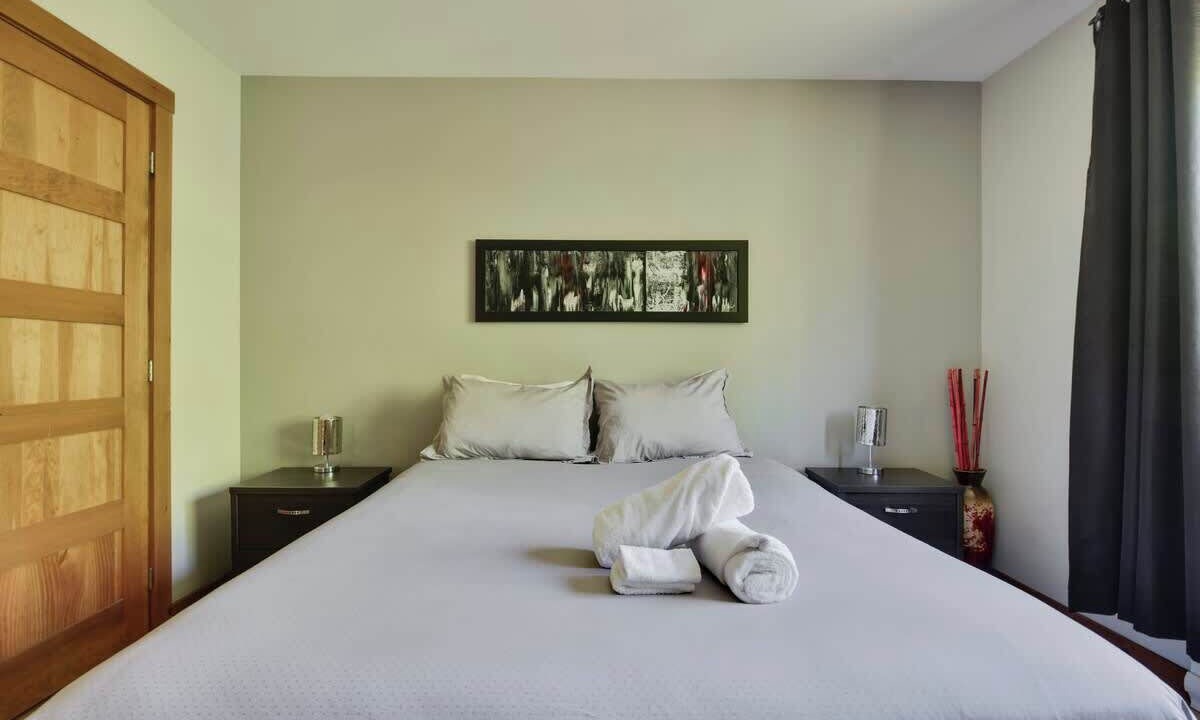 Photo of Bedroom in Petite-Riviere-Saint-Francois