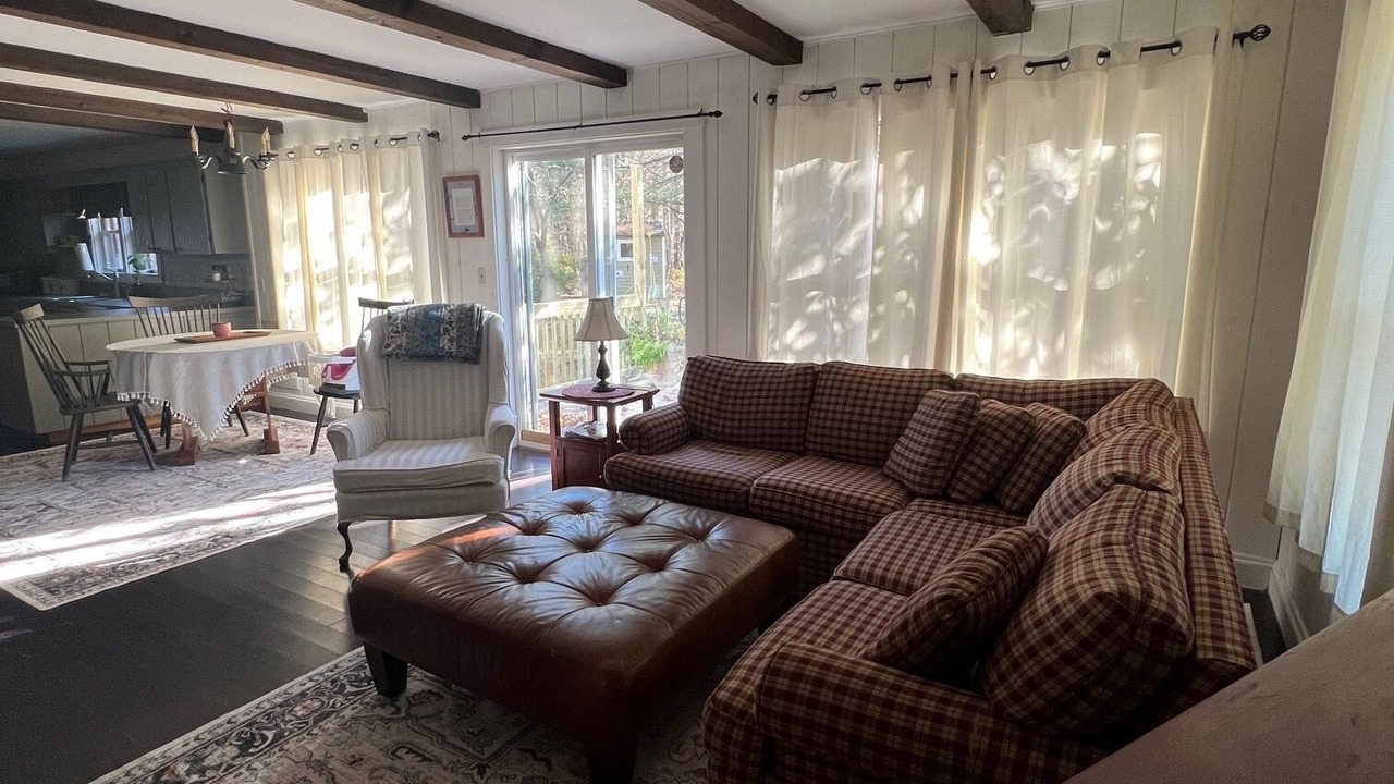 Photo of Livingroom in Center Tuftonboro