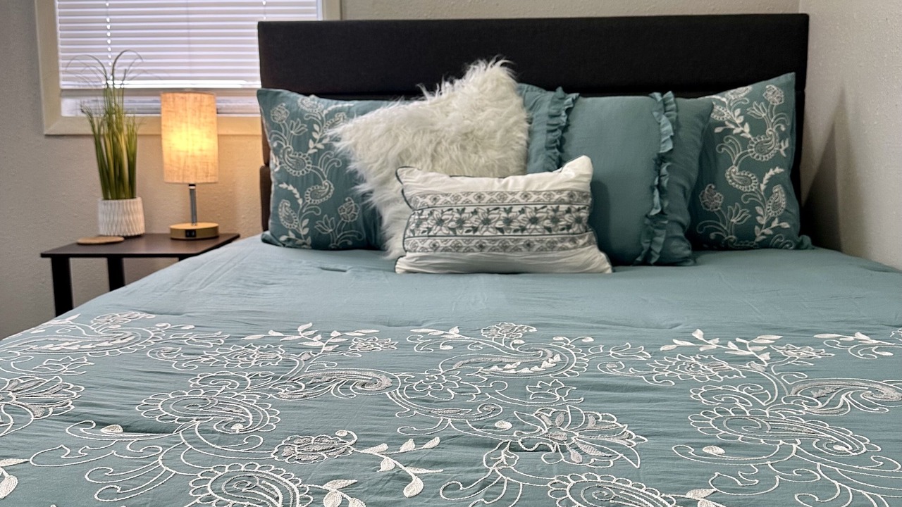 Photo of Bedroom in Crestline