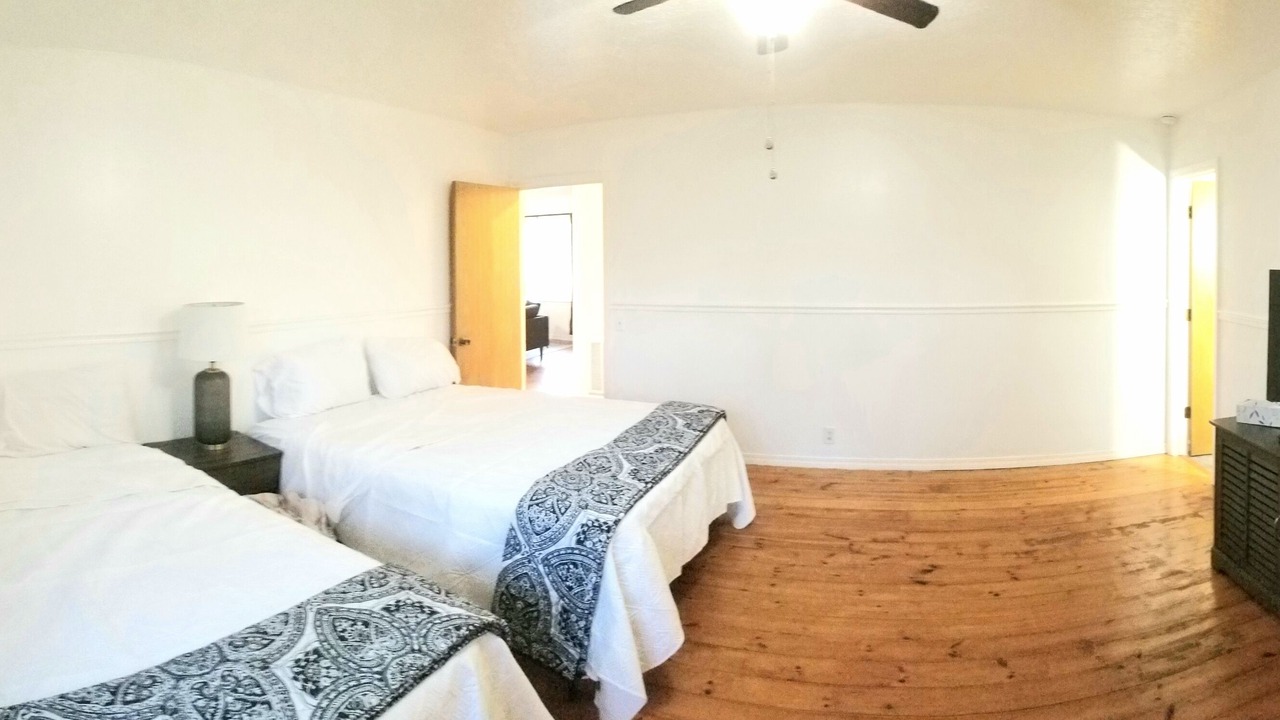 Photo of Bedroom in Lakeview