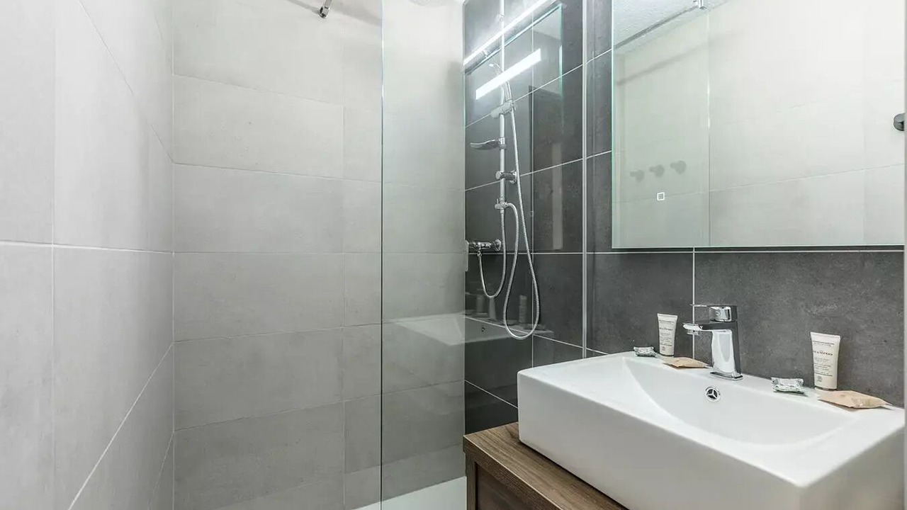 Photo of Bathroom in Arc-2000