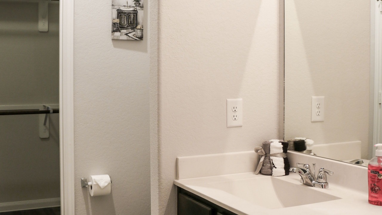 Photo of Bathroom in Spring