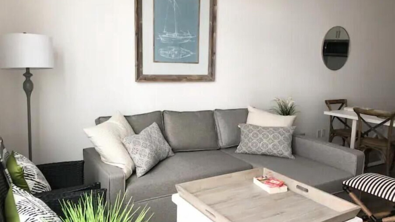Photo of Livingroom in Big Bay Point