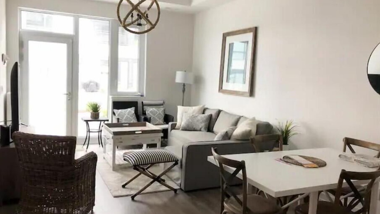 Photo of Livingroom in Big Bay Point