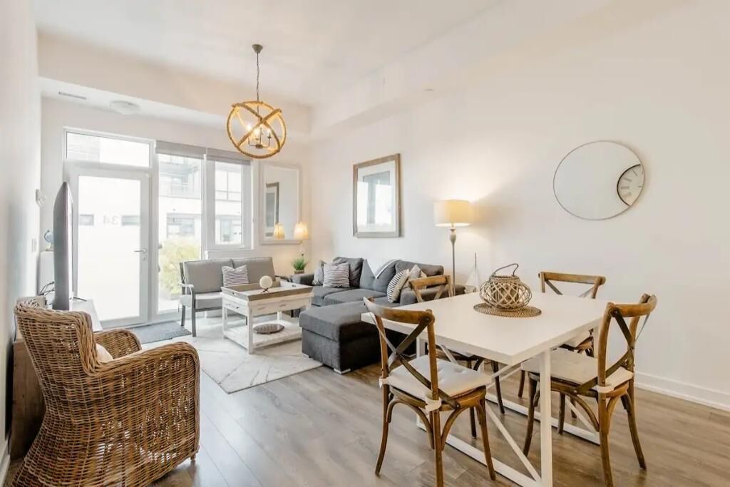 Photo of Livingroom in Big Bay Point