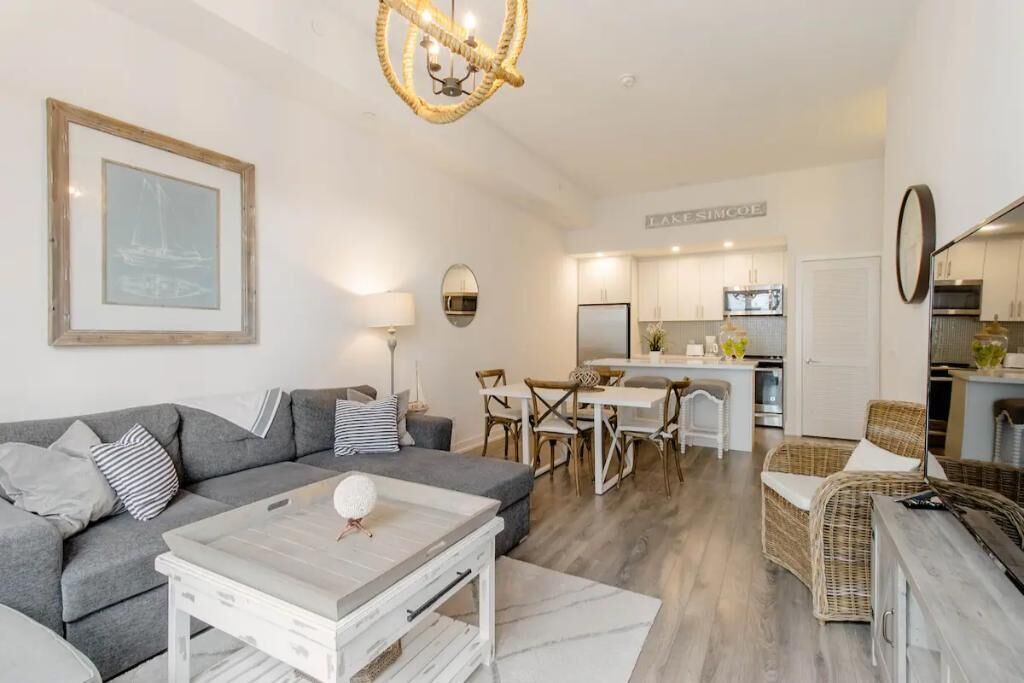 Photo of Livingroom in Big Bay Point