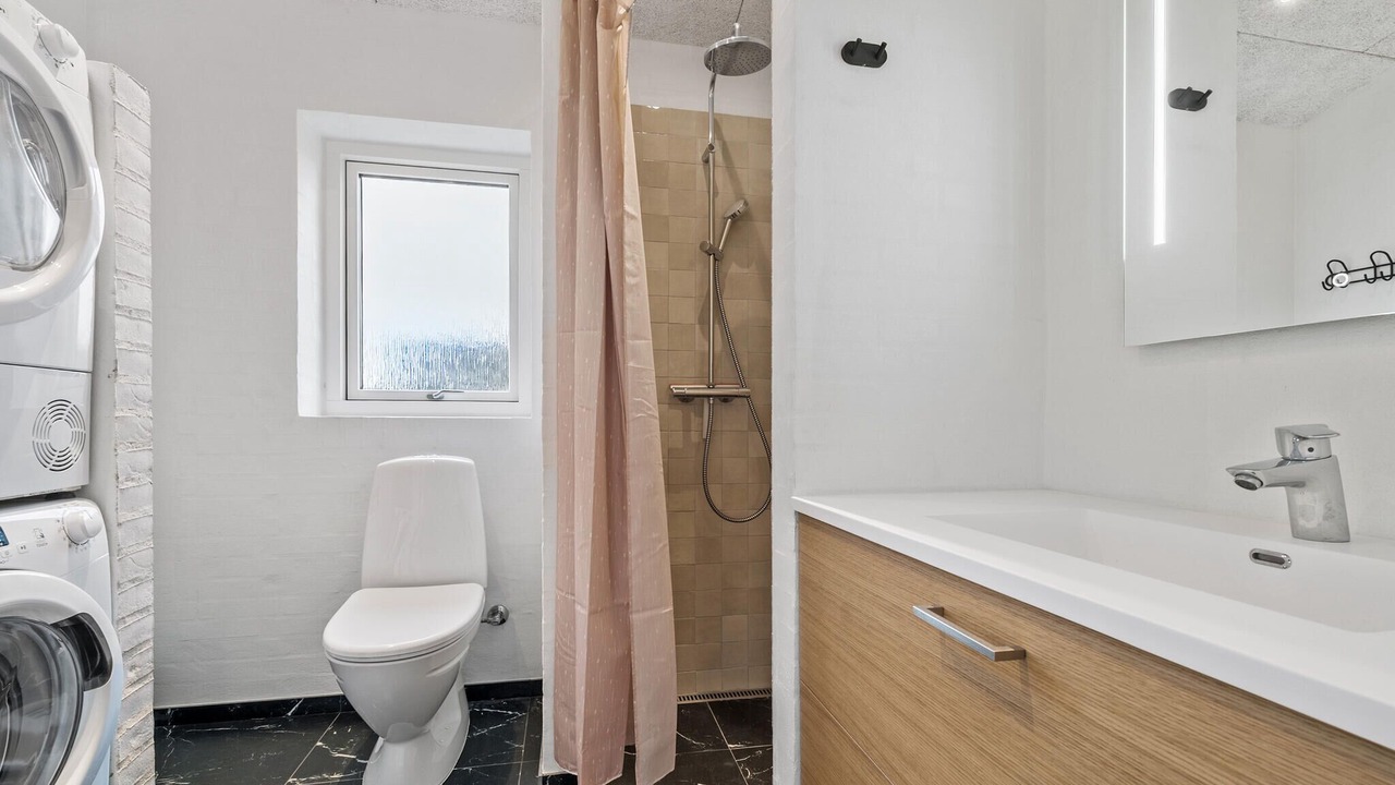 Photo of Bathroom in Flovt Strand