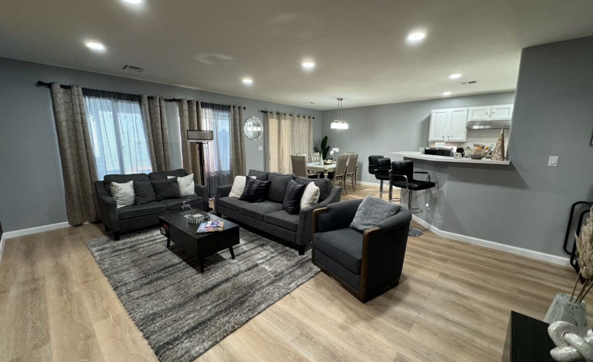 Photo of Livingroom in Enterprise