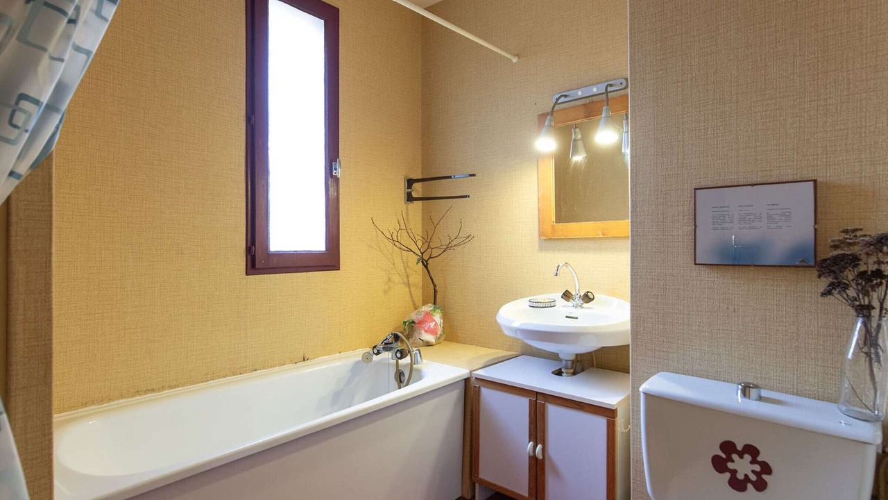 Photo of Bathroom in Esquieze-Sere