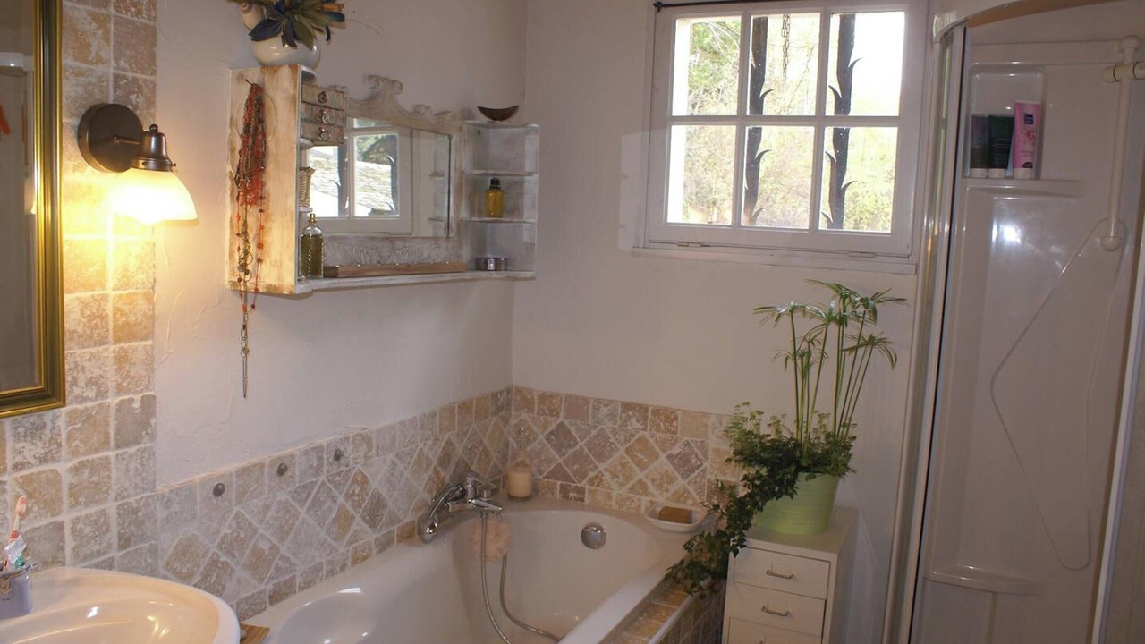 Photo of Bathroom in Cuxac-Cabardes