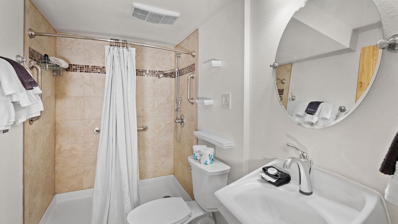 Photo of Bathroom in Red River