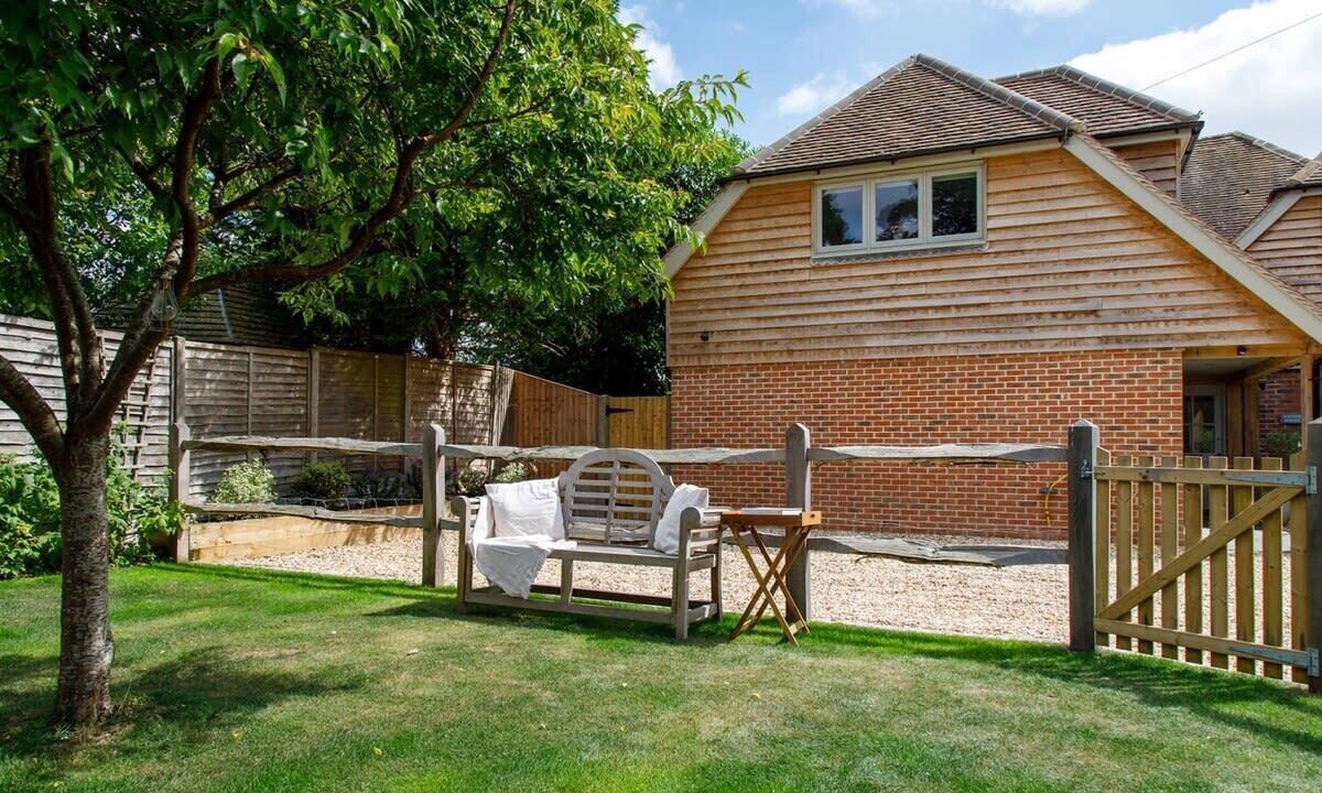 Photo of Patio Balcony in Funtington