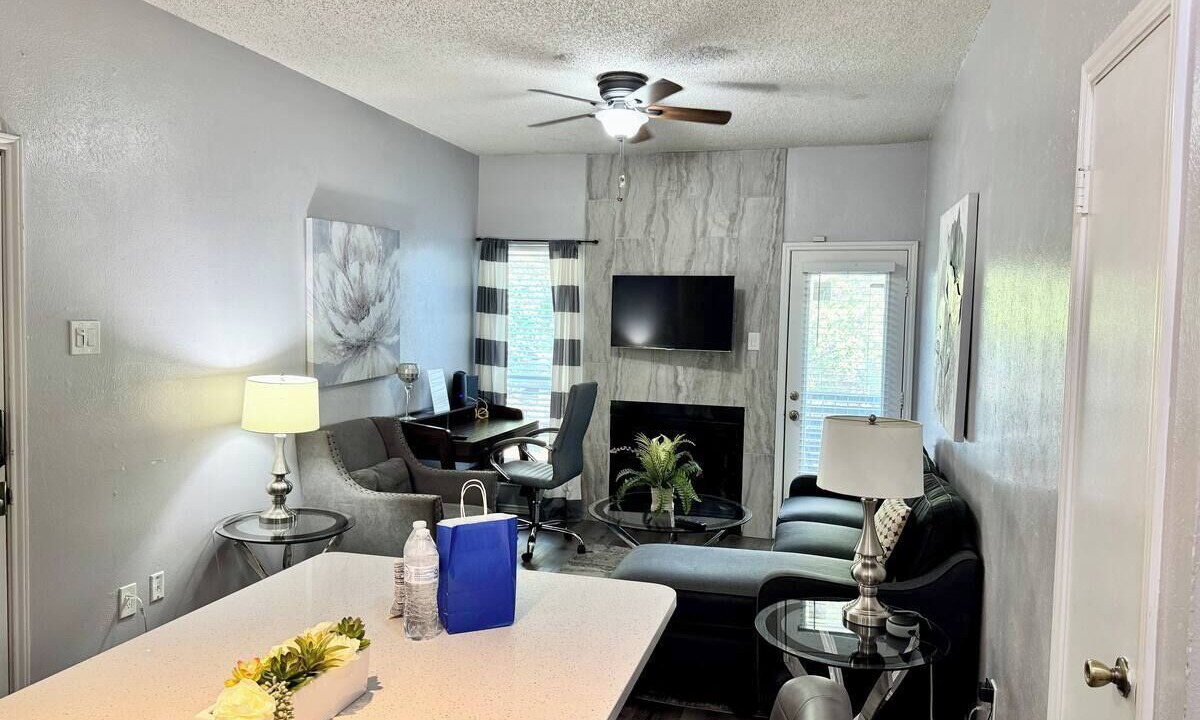Photo of Livingroom in Irving