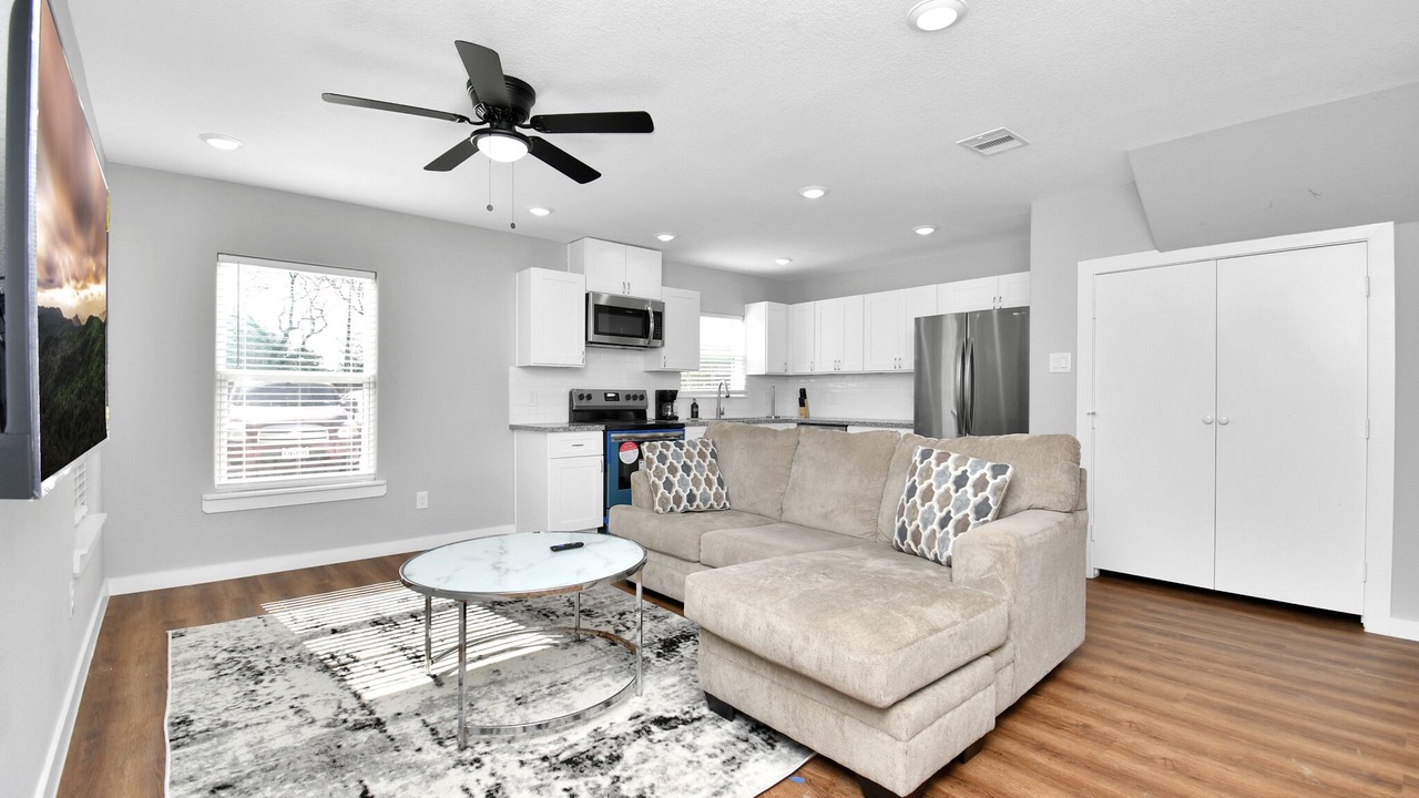 Photo of Livingroom in Northeast Houston