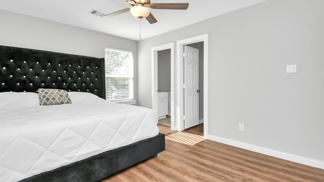 Photo of Bedroom in Northeast Houston
