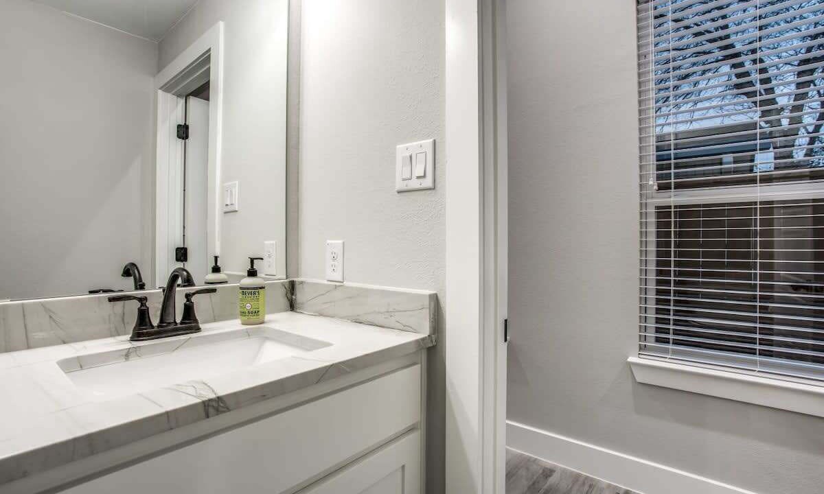 Photo of Bathroom in West Dallas