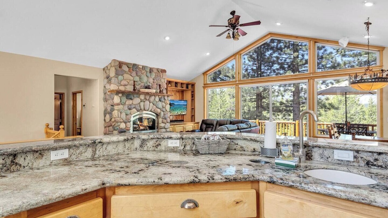 Photo of Bedroom in Country Club Estates