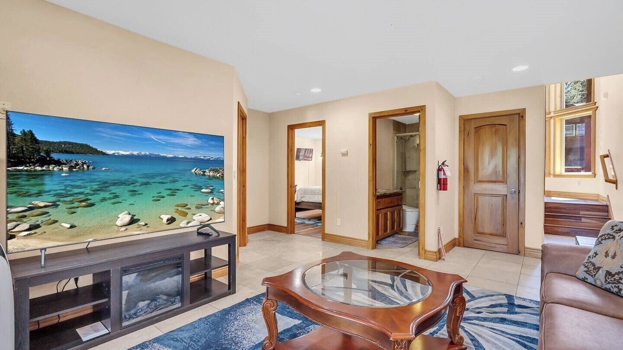 Photo of Bedroom in Country Club Estates