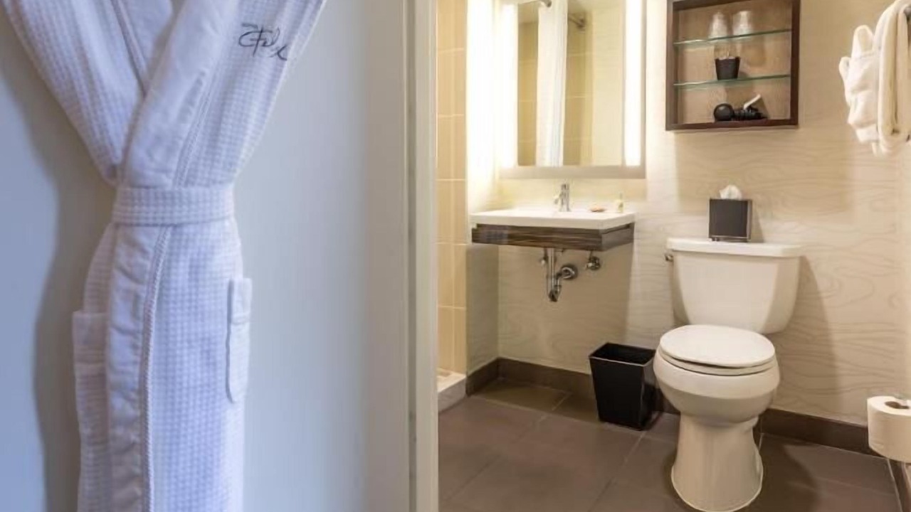 Photo of Bathroom in Near North Side